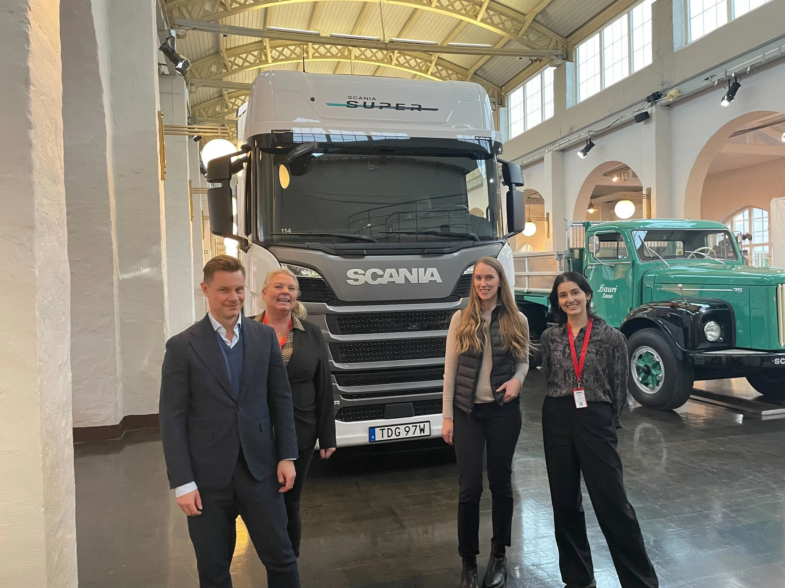 Captor besöker Scania